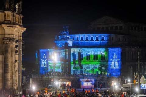 Only concert in Germany in 2024 in front of the Semperoper in Dresden. The legendary techno and