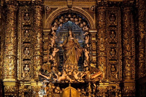 Interior view, chapel Capela do Santíssimo Sacramento, sculpture of Nossa Senhora da Assunção,