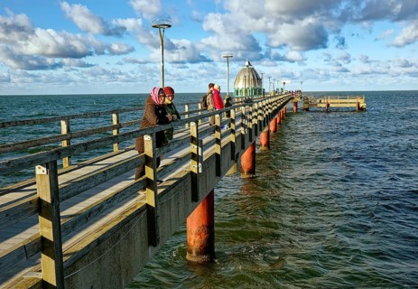 Diving gondola at the Zingst pier, cloudy mood, Zingst, Fischland-Darß-Zingst peninsula,
