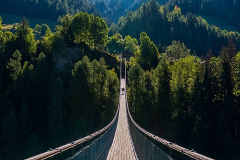 Suspension bridge in Ernen, hike, fear of heights, vertigo, courage, path, overcoming, therapy,