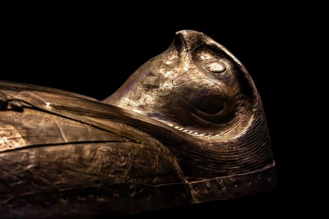 Lid of the falcon-headed coffin of Sheshonq II from the exhibition: Ramses the Great and the Gold