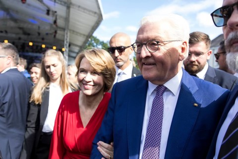 Elke Büdenbender (woman of the Federal President) and Frank-Walter Steinmeier (President of the