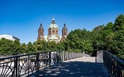 Bridge cable footbridge over the Isar, behind St Luke's Church, Munich, Bavaria, Germany, Europe