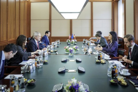 (R-L) Annalena Bärbock, Federal Foreign Minister, meets Alberto van Klaveren Stork, Foreign