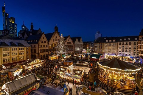 The lights of Frankfurt's Christmas market shine in the evening., Römerberg, Frankfurt am Main,