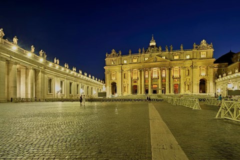 Cathedral, St Peter, St Peter's Basilica, Vatican palaces, St Peter's Square, Vatican at dusk,