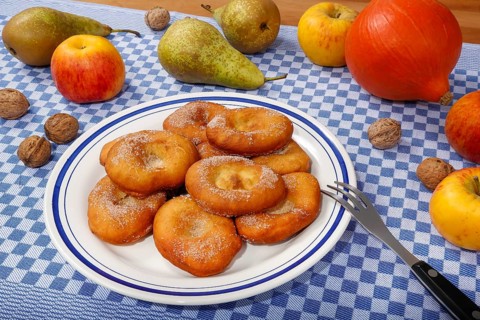 Swabian cuisine, harvest cakes, dessert, dessert, fat baked goods, doughnuts, fried food, lard