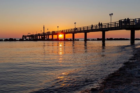 Sunset, silhouettes, pier, Baltic Sea, Wustrow, Darß, Mecklenburg-Vorpommern, Germany, Europe