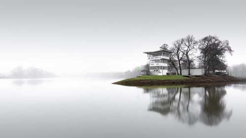 Morning atmosphere on the Elbe with the MBC Elbe-Dessau start and finish house for international