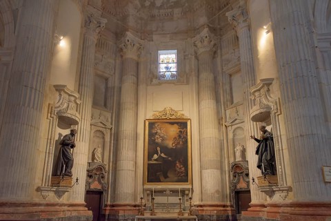 Side altar in the Cathedral of the Holy Cross over the Sea, Catedral de Santa Cruz sobre las Aguas,