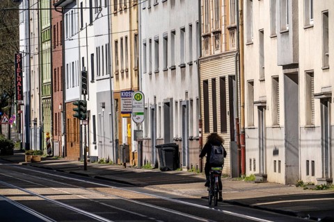 Bochumer Straße in Bochum, residential street in the Mitte district, Bogestra, tram line, Alte