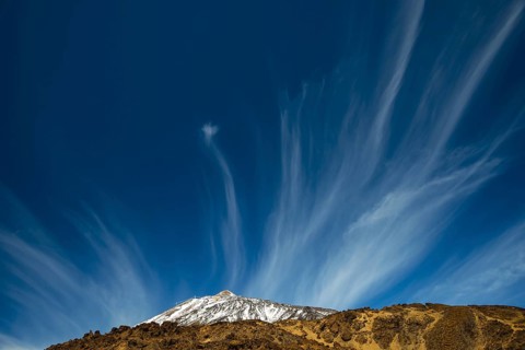 Feather clouds, Pico del Teide, 3718m, Parque Nacional de las Cañadas del Teide, Teide National