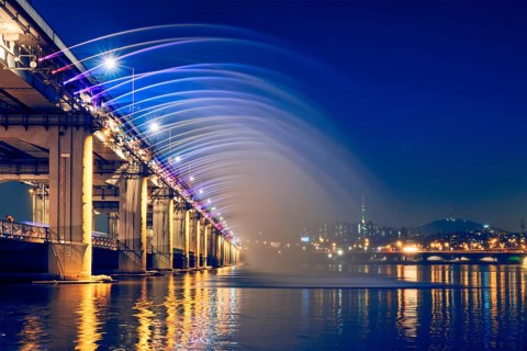 SEOUL, SOUTH KOREA, APRIL 7, 2017: Banpo Bridge Rainbow Fountain tourist landmark on Han river