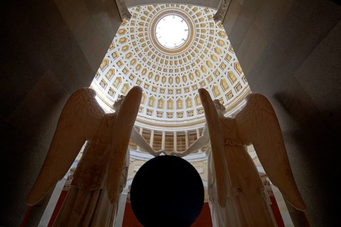 Interior, hall and dome with two of 34 angels, goddesses of victory 3, 3 metres high, monument