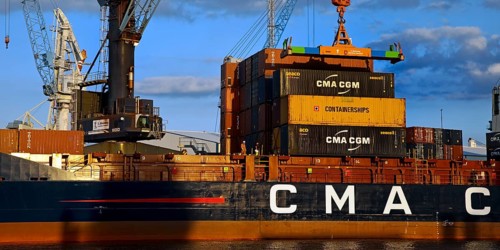 Container ship loading in Steinwerder Harbour at the South-West Terminal, Norderelbe, Hamburg,