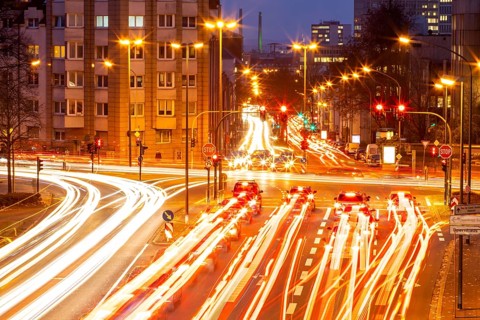 Evening city centre traffic in Essen, large intersection of Bismarckstrasse, B224, Friedrichstrasse