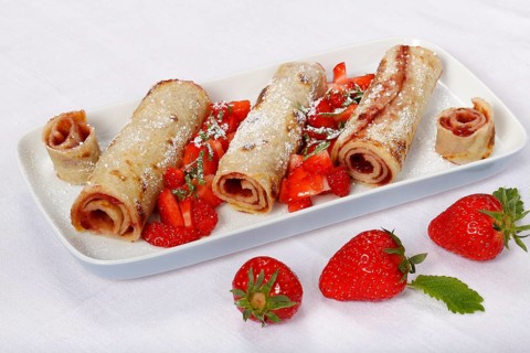 Swabian cuisine, filled pancakes, Flädle with strawberry jam and icing sugar, Gsälz, fresh