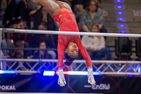 EnBW DTB-Pokal Stuttgart 2025, Mixed Cup***Simone Rose USA on uneven bars