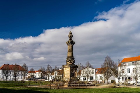 Market with the memorial in honour of the fallen in Putbus, Ruegen Island, Mecklenburg-Western