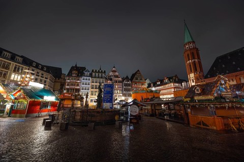 The Christmas market on the Römerberg in Frankfurt am Main is ready. The Christmas market will open