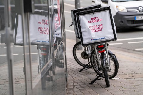 Cargo bike, delivery bike, delivery service of the pizza restaurant chain Domino's Pizza