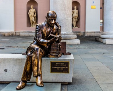 Monument to Gabriele D'Annunzio, poet of Fascism, Old Stock Exchange, by Antonio Molari, 1806,