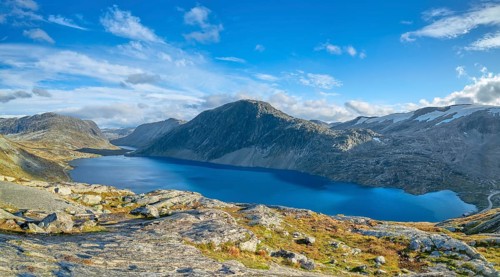 View of lake Djupvatnet, Dalsnibba pass road, mountain, autumn, Geiranger, Møre og Romsdal,