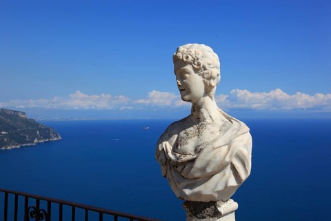 Marble busts on the Belvedere, balustrade, Terrazza dell'Infinito of Villa Cimbrone, Ravello on the