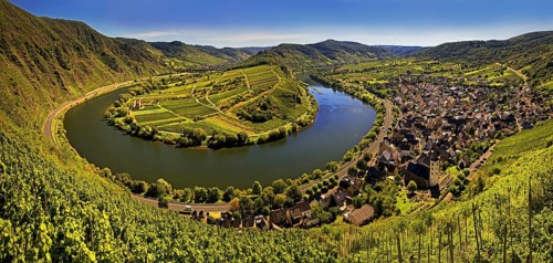 Moselle loop with vineyards and Saint Laurentius Church from the Bremmer Calmont via ferrata,