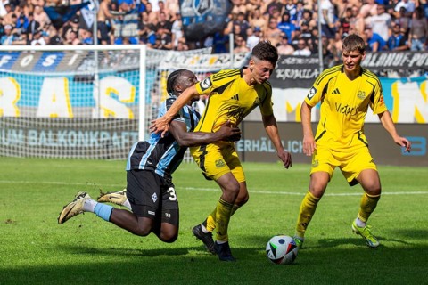 Football 3rd division, season 2024/25, matchday 4: Waldhof Mannheim vs. 1. FC Saarbrücken. Picture: