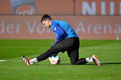 Goalkeeper Kevin Müller 1. FC Heidenheim 1846 FCH (01) warming up, training, Voith-Arena,