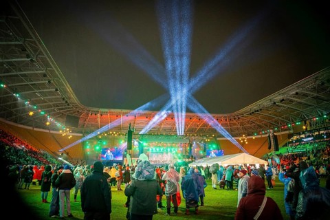 When over 25, 000 visitors flock to the Rudolf Harbig Stadium for the big Advent concert just in