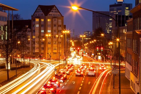 Evening city centre traffic in Essen, large intersection of Bismarckstrasse, B224, Friedrichstrasse