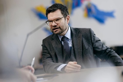 Marco Buschmann (FDP), Bundesminister der Justiz, aufgenommen im Rahmen eines Interview fue NBR in