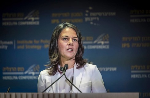 Annalena Bärbock (Alliance 90/The Greens), Federal Foreign Minister, photographed during her trip