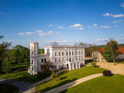 Krobnitz Castle in the district of Görlitz was the retirement home of the Prussian Minister of War
