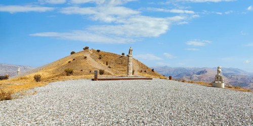 Karakus tumulus, Funerary monument of Queen Isias and Princesses Antiochis and Aka, Adiyaman