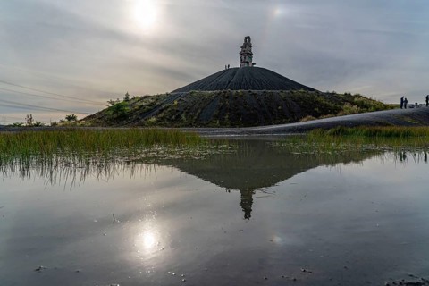 Rheinelbe spoil tip in Gelsenkirchen, 100 metre high spoil tip, landscape park, with the sculpture