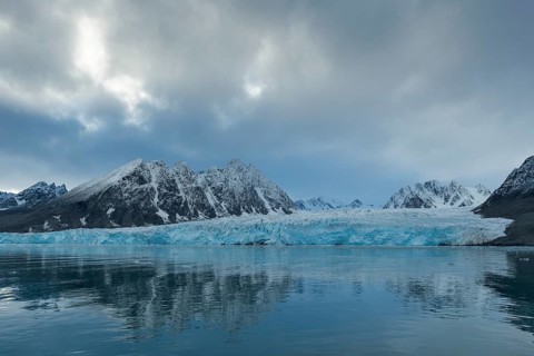 Mountains and glacier edge of Monacobreen, Liefdefjord, Woodfjord area, Spitsbergen Island,