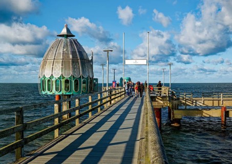 Diving gondola at the Zingst pier, cloudy mood, Zingst, Fischland-Darß-Zingst peninsula,