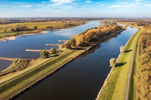 Aerial view of channel Gnevsdorfer Vorfluter and river Elbe, between Wittenberge and Havelberg,