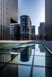 Düsseldorf Media Harbour, on the left the tower of the Hyatt Regency Hotel, office building,
