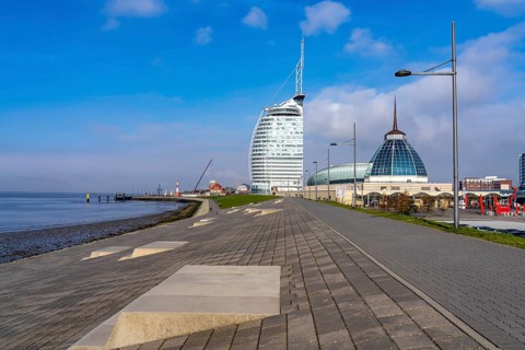 Skyline of Bremerhaven, Atlantic Sail City Hotel skyscraper, Klimahaus, harbour worlds, Weser dyke,