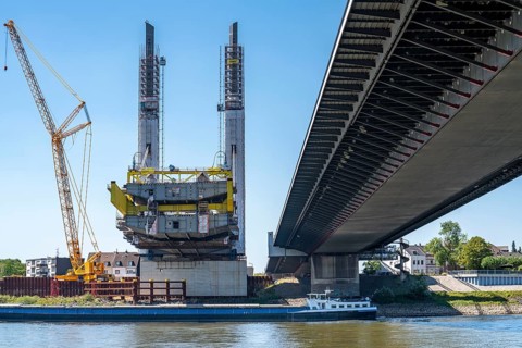 New construction of the Neuenkamp motorway bridge on the A40, over the Rhine near Duisburg,