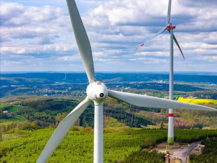 Erection of a wind turbine, wind energy plant, assembly of the ring generator, with a crawler