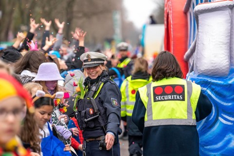 Rose Monday parade in Düsseldorf, Private security services, Security deployed at street carnival,