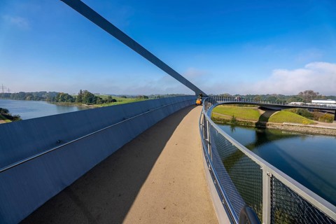 New bridge over the Rhine-Herne Canal and the Emscher, leap over the Emscher, bicycle and