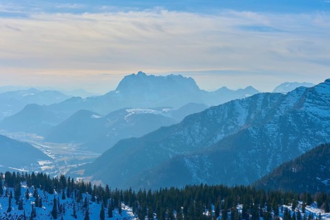 Snowy mountain landscape in the morning light, mountain ranges in the background, Wilderkaiser,