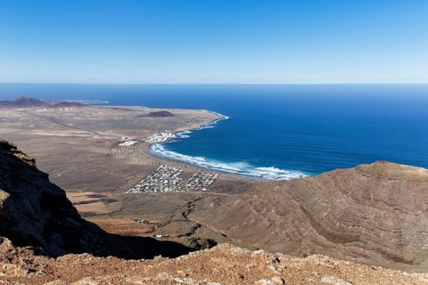 View of the coastline and the holiday homes, Mirador Ermita de las Nieves, Caleta de Famara,