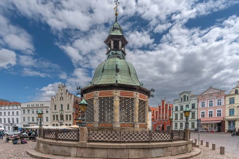 Wismar waterworks on the market square, built in 1602, Wismar, Mecklenburg-Western Pomerania,
